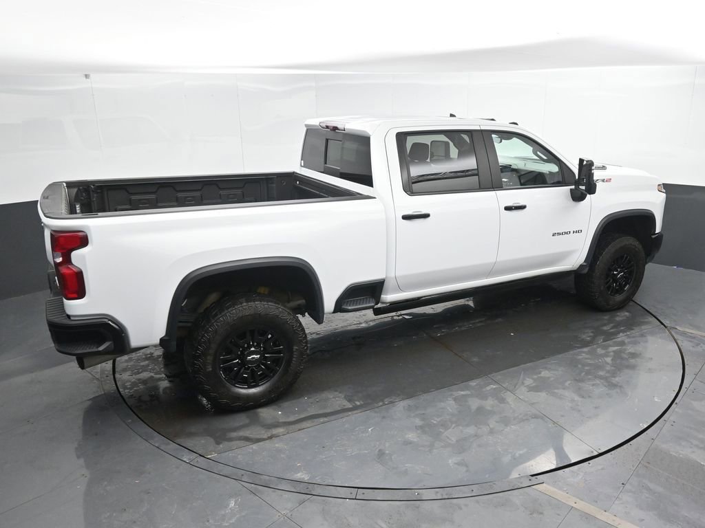 Used 2024 Chevrolet Silverado 2500 ZR2 w/ Technology Package image 37