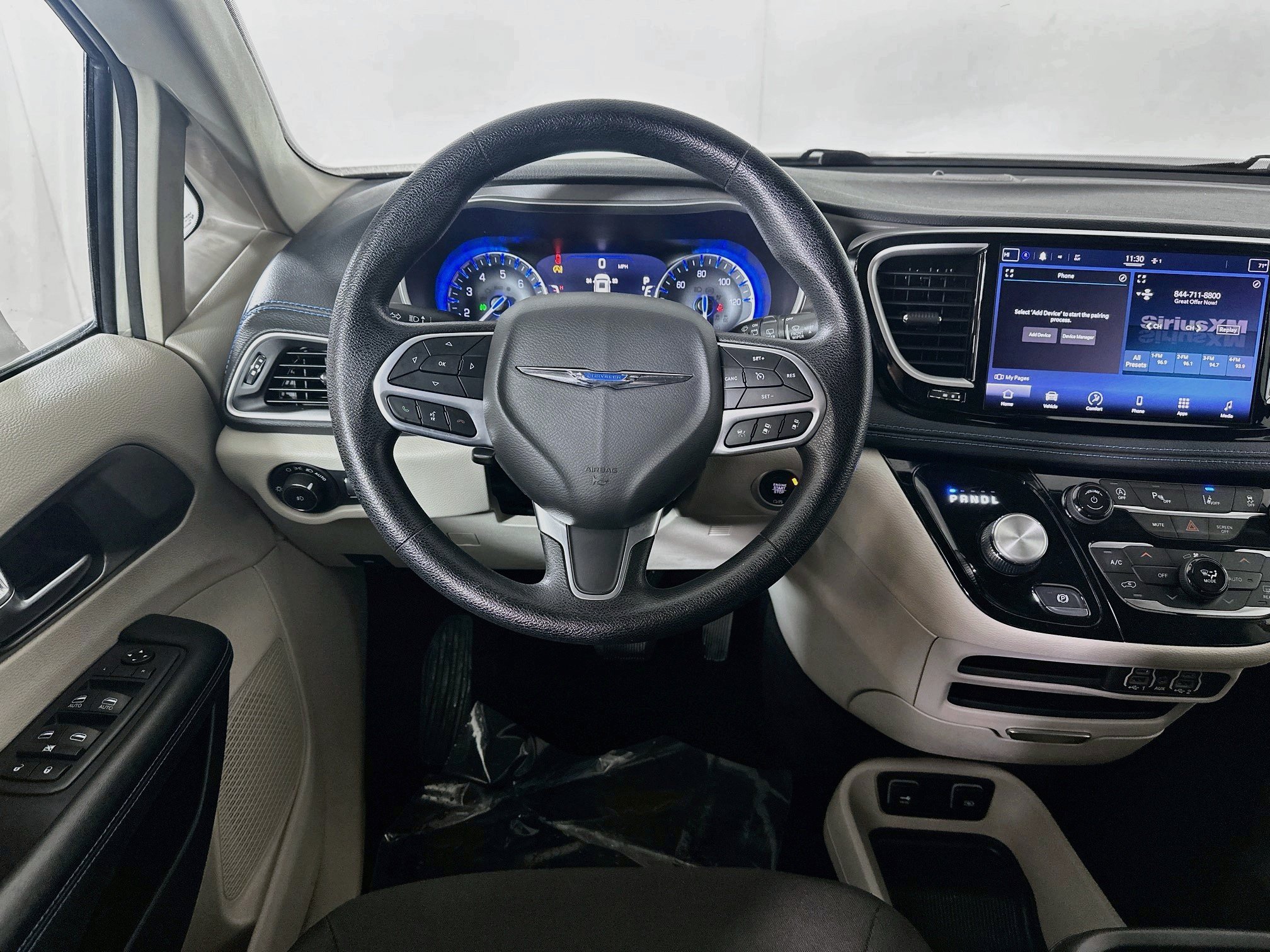 Used 2021 Chrysler Pacifica Touring FWD image 20