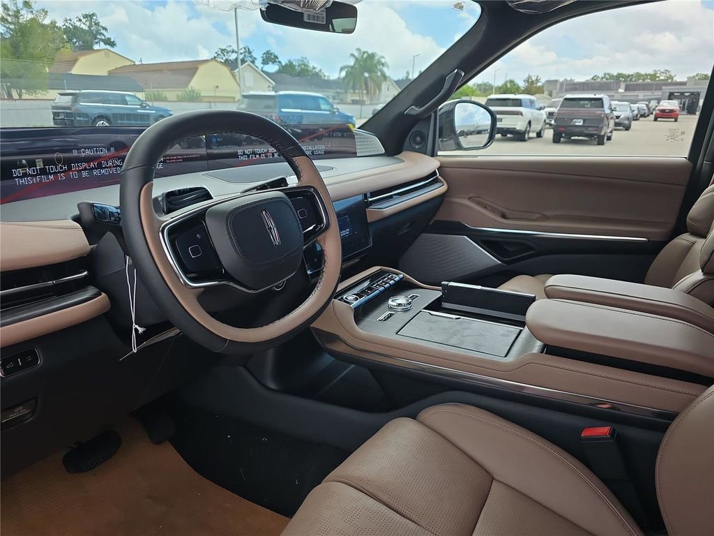 New 2026 Lincoln Navigator L Black Label AWD/4WD image 18