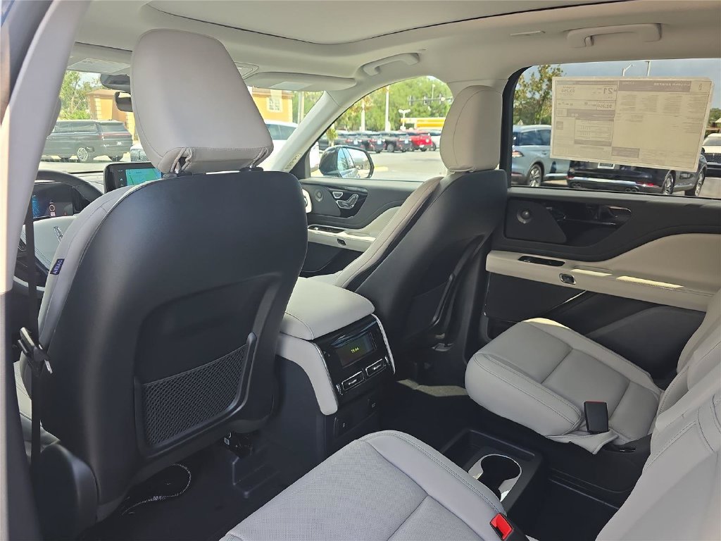 New 2026 Lincoln Aviator Reserve w/ Jet Appearance Package RWD image 10