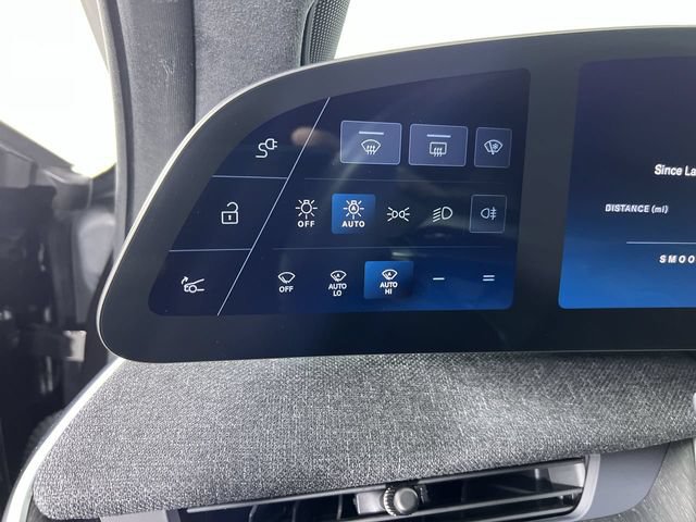 Used 2024 Lucid Air Touring AWD/4WD image 17