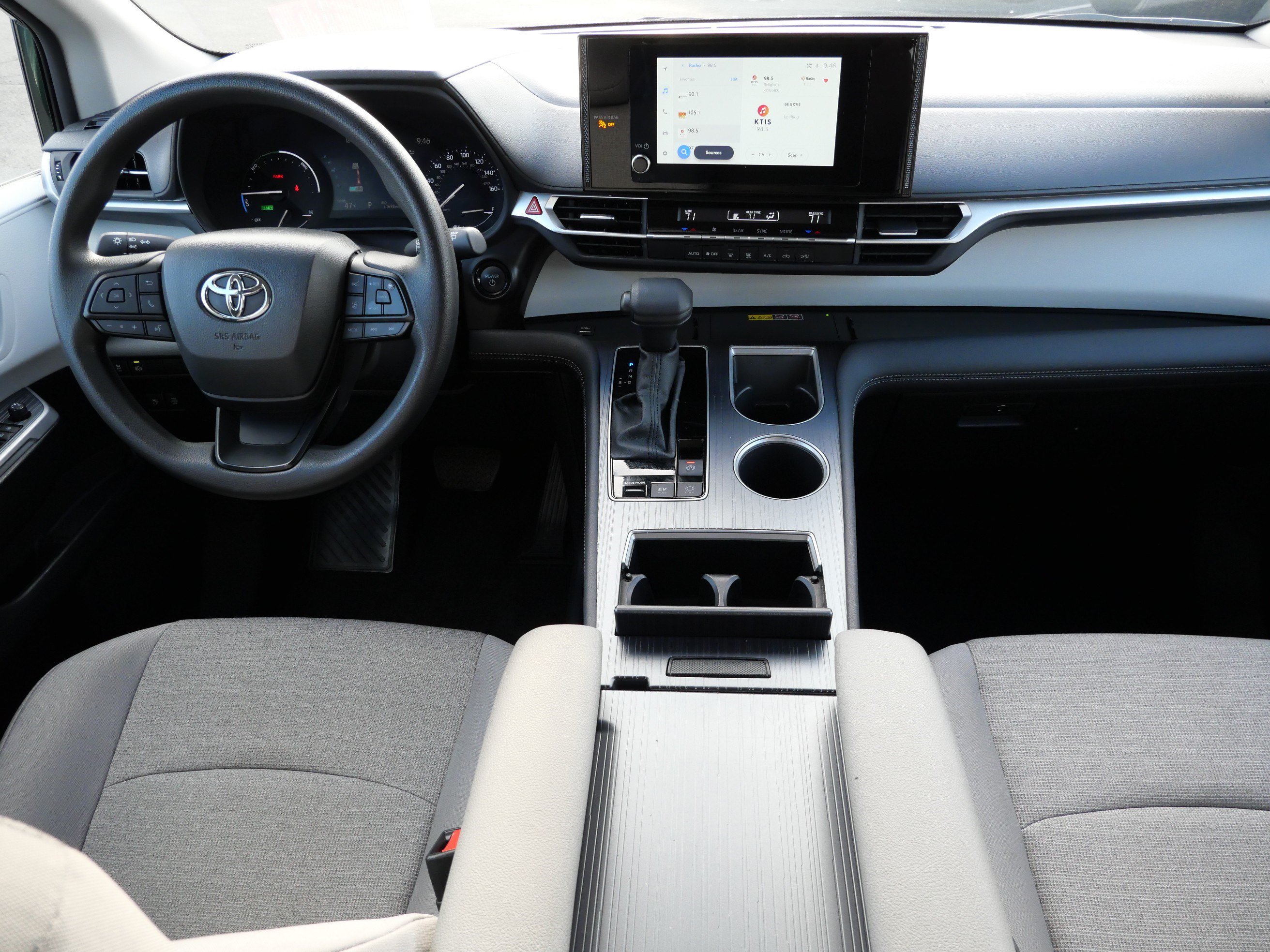 Certified 2025 Toyota Sienna LE AWD/4WD image 10