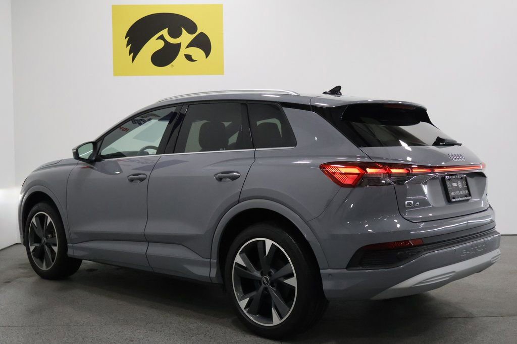 Used 2022 Audi Q4 e-tron Prestige image 9