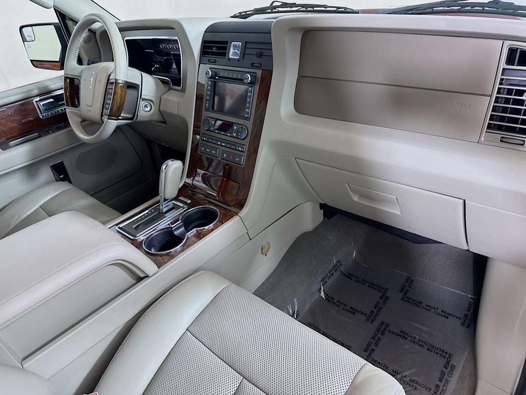 Used 2013 Lincoln Navigator 2WD w/ HD Trailer Tow Pkg image 36