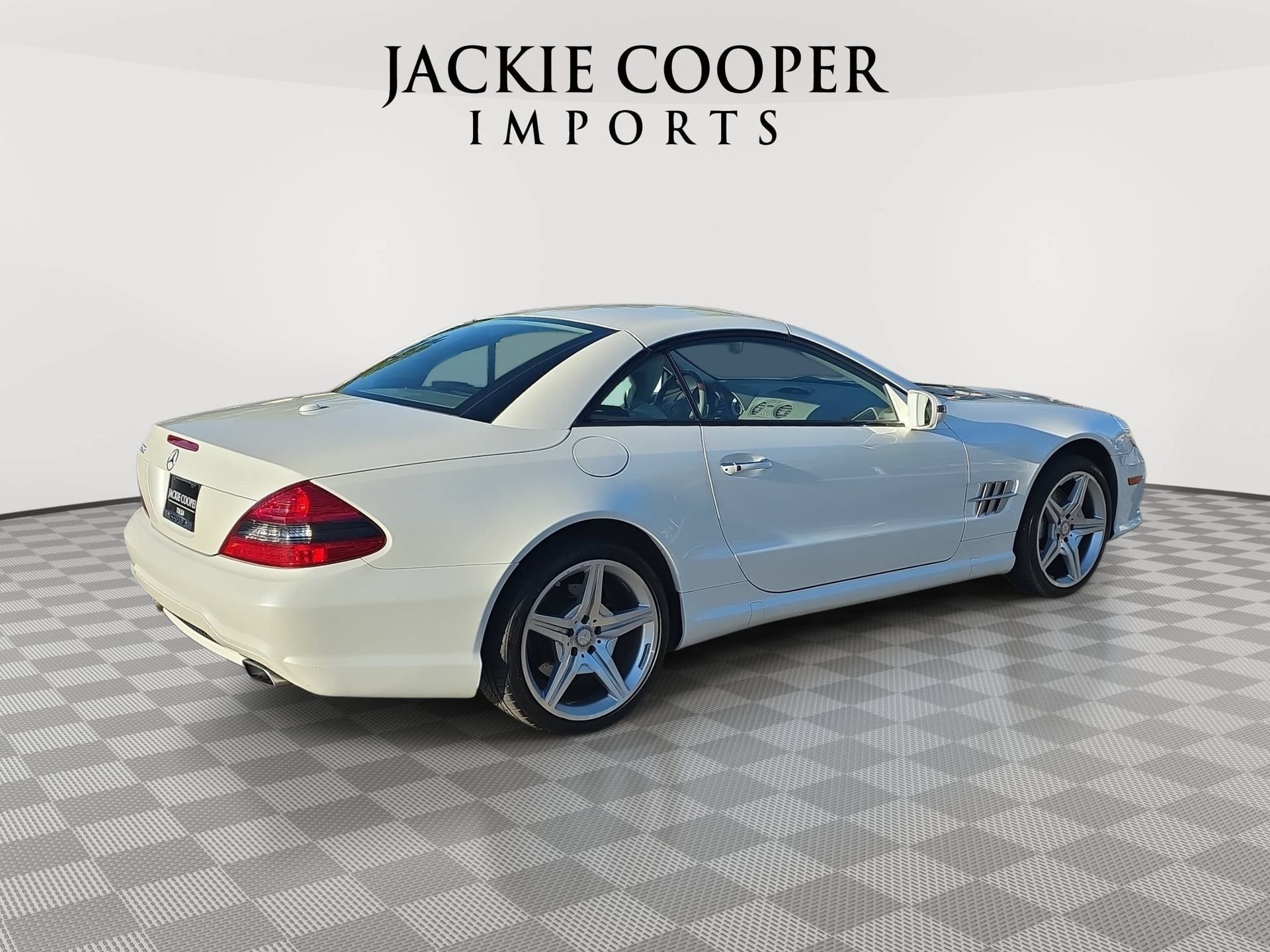 Used 2011 Mercedes-Benz SL 550 image 5