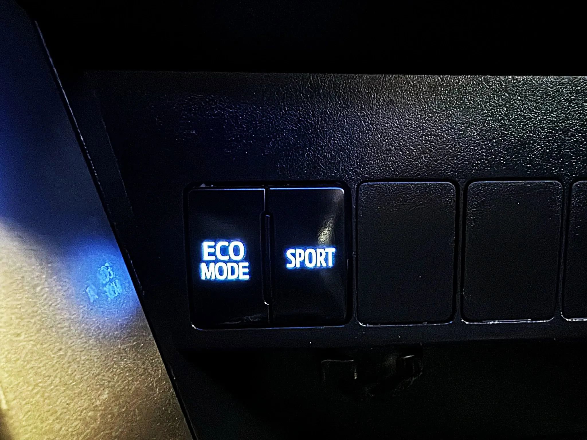 Used 2017 Toyota RAV4 XLE image 29