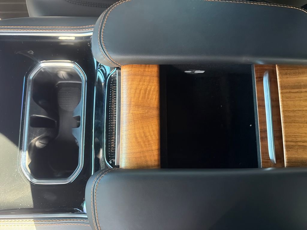 Used 2024 Jeep Grand Wagoneer Series III image 36