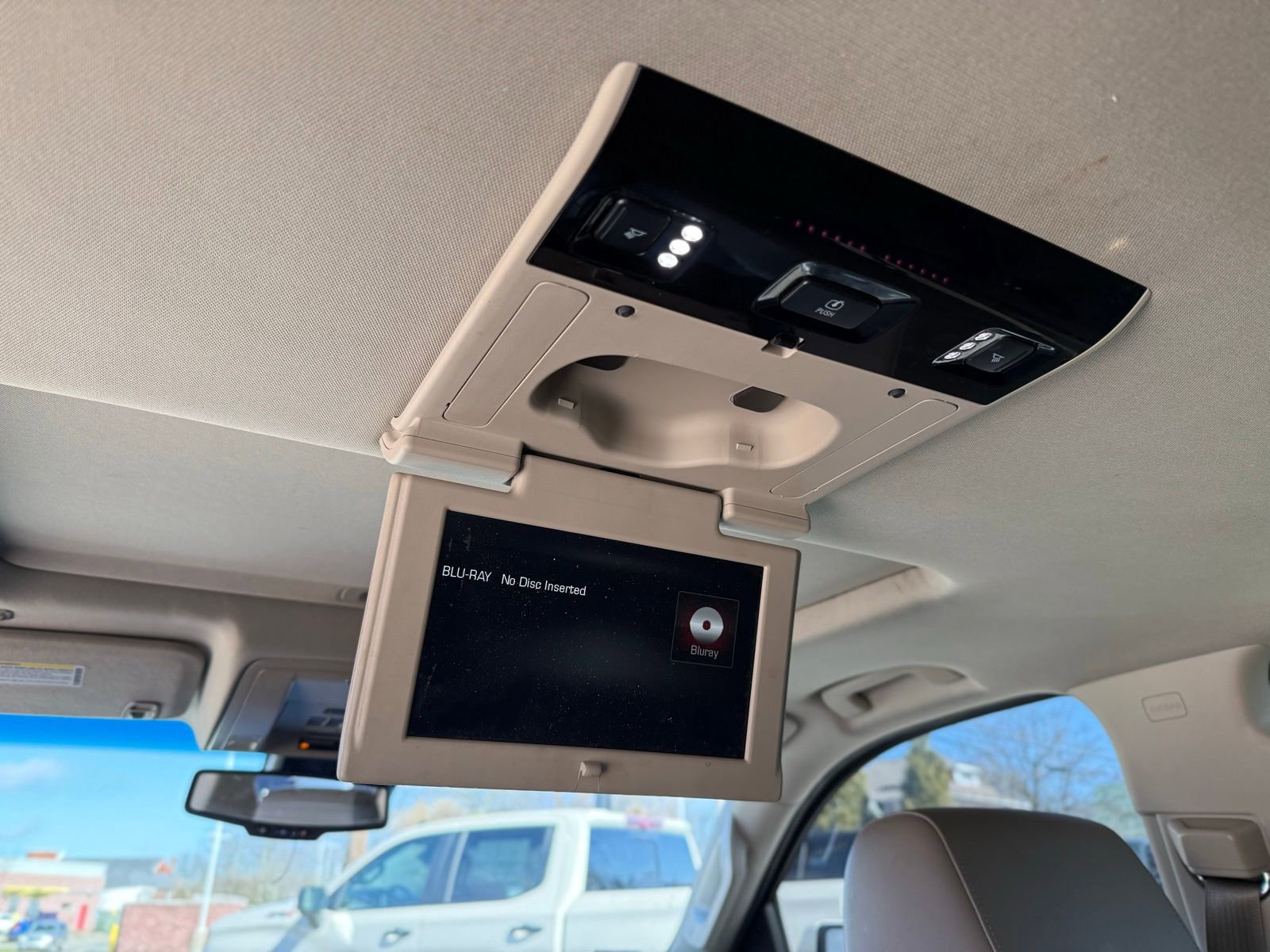 Used 2015 GMC Yukon SLT w/ Open Road Package image 24