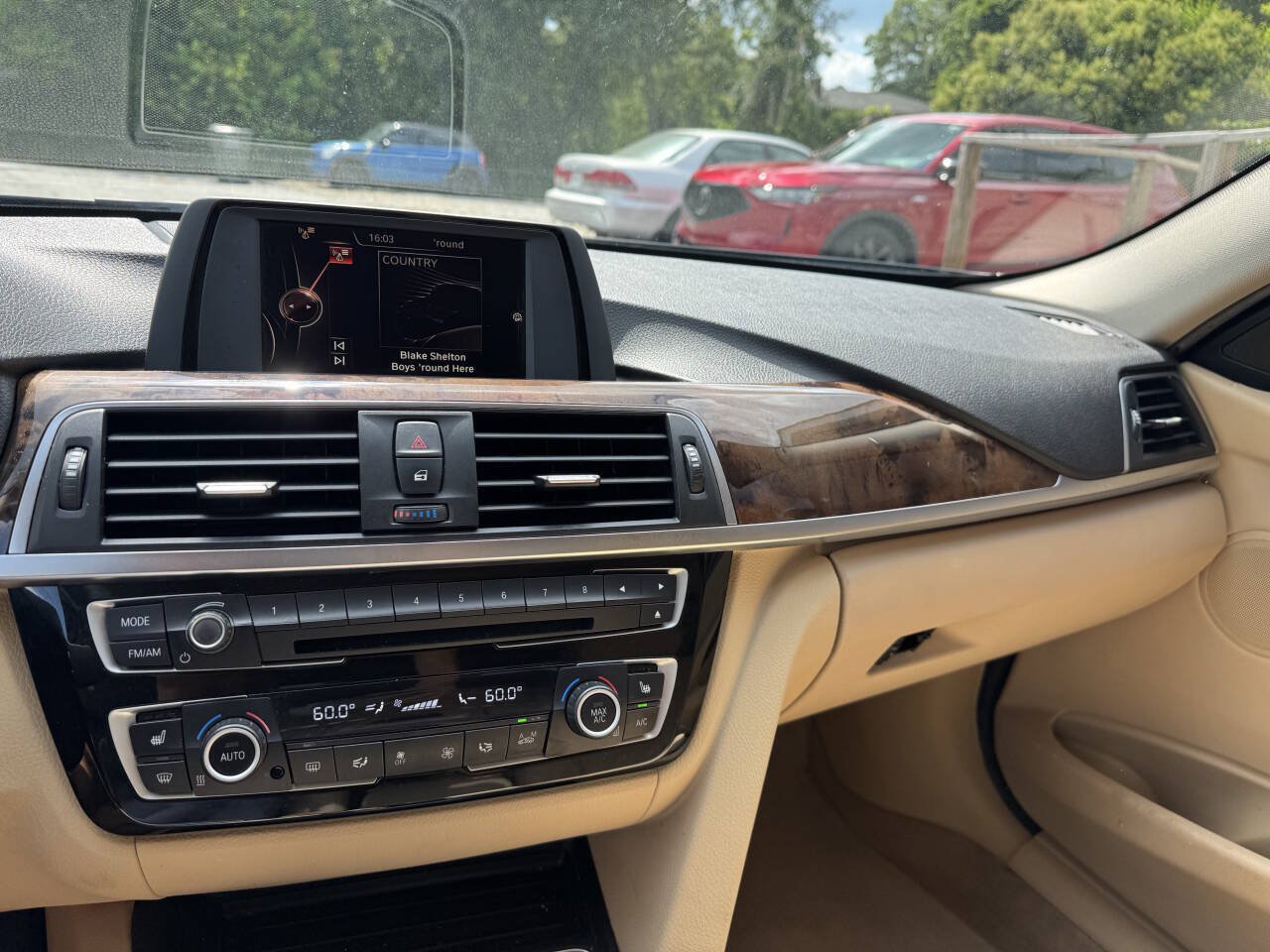 Used 2016 BMW 320i Sedan RWD image 19