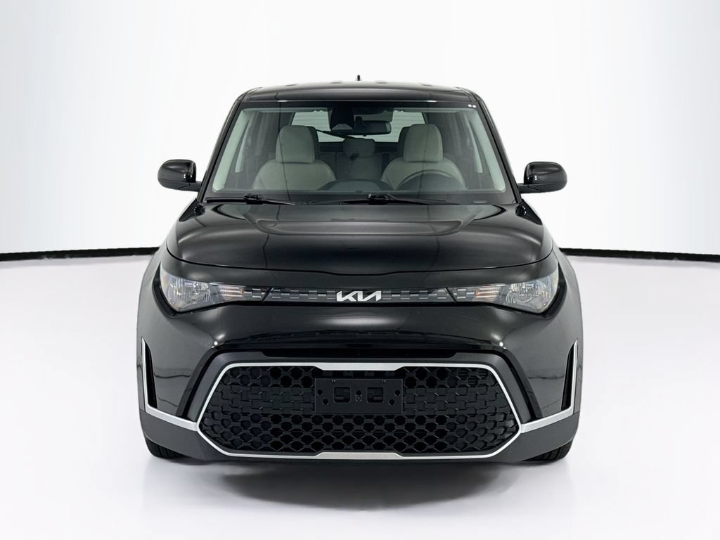 Used 2023 Kia Soul LX FWD image 2