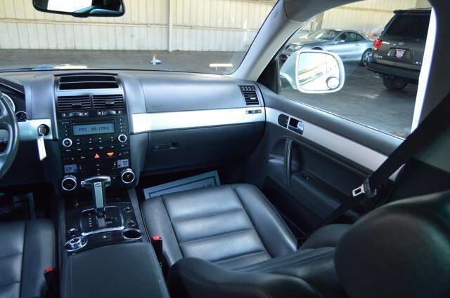 Used 2009 Volkswagen Touareg VR6 image 47