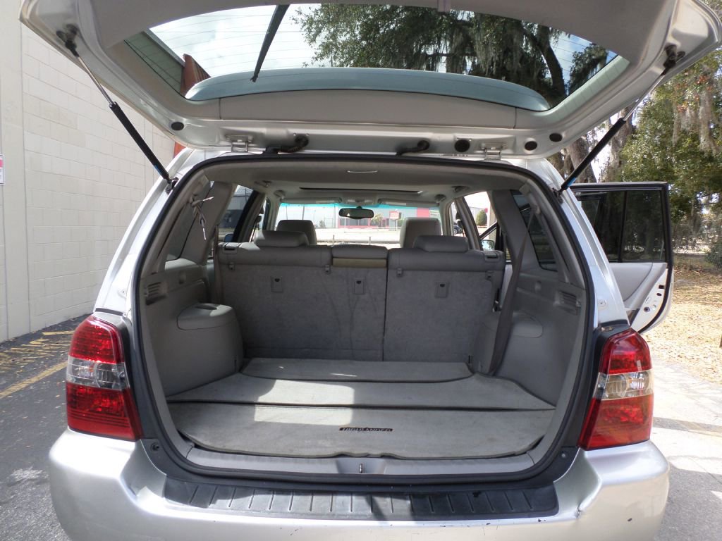 Used 2004 Toyota Highlander Limited image 25