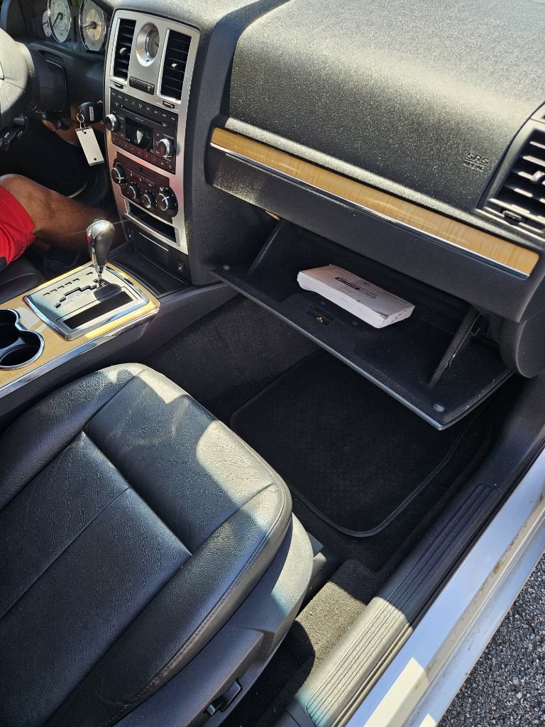 Used 2008 Chrysler 300 Limited RWD image 4