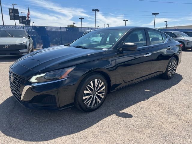 Used 2024 Nissan Altima 2.5 SV FWD image 8