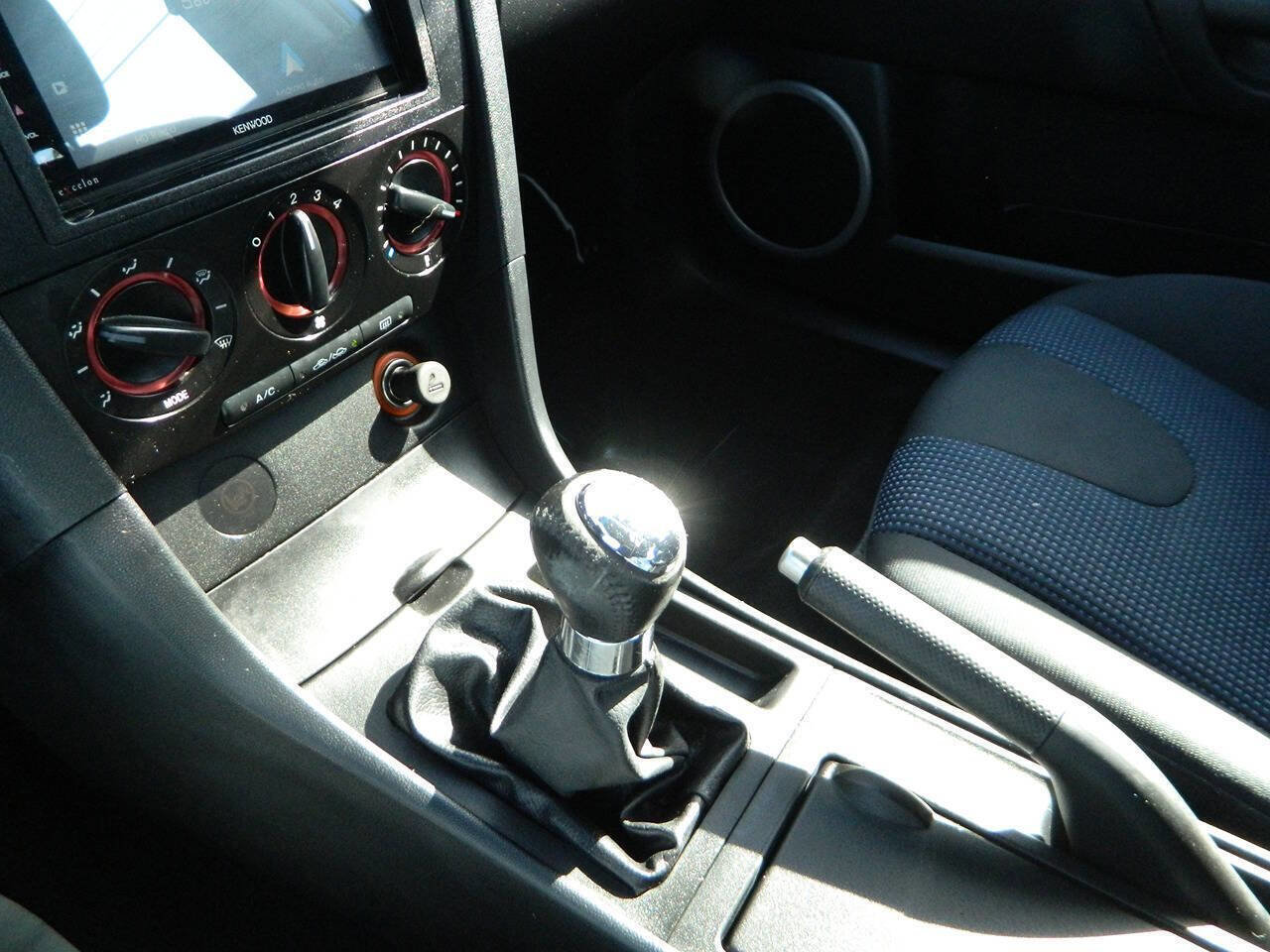 Used 2005 MAZDA MAZDA3 s image 21