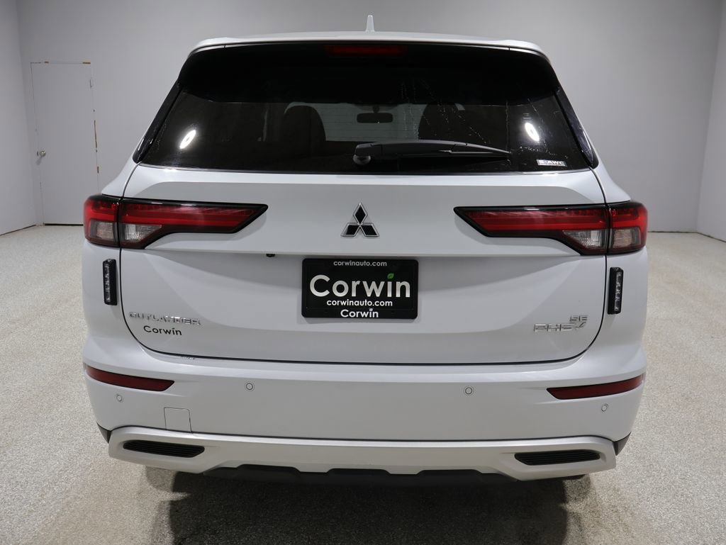 Used 2024 Mitsubishi Outlander SEL image 3