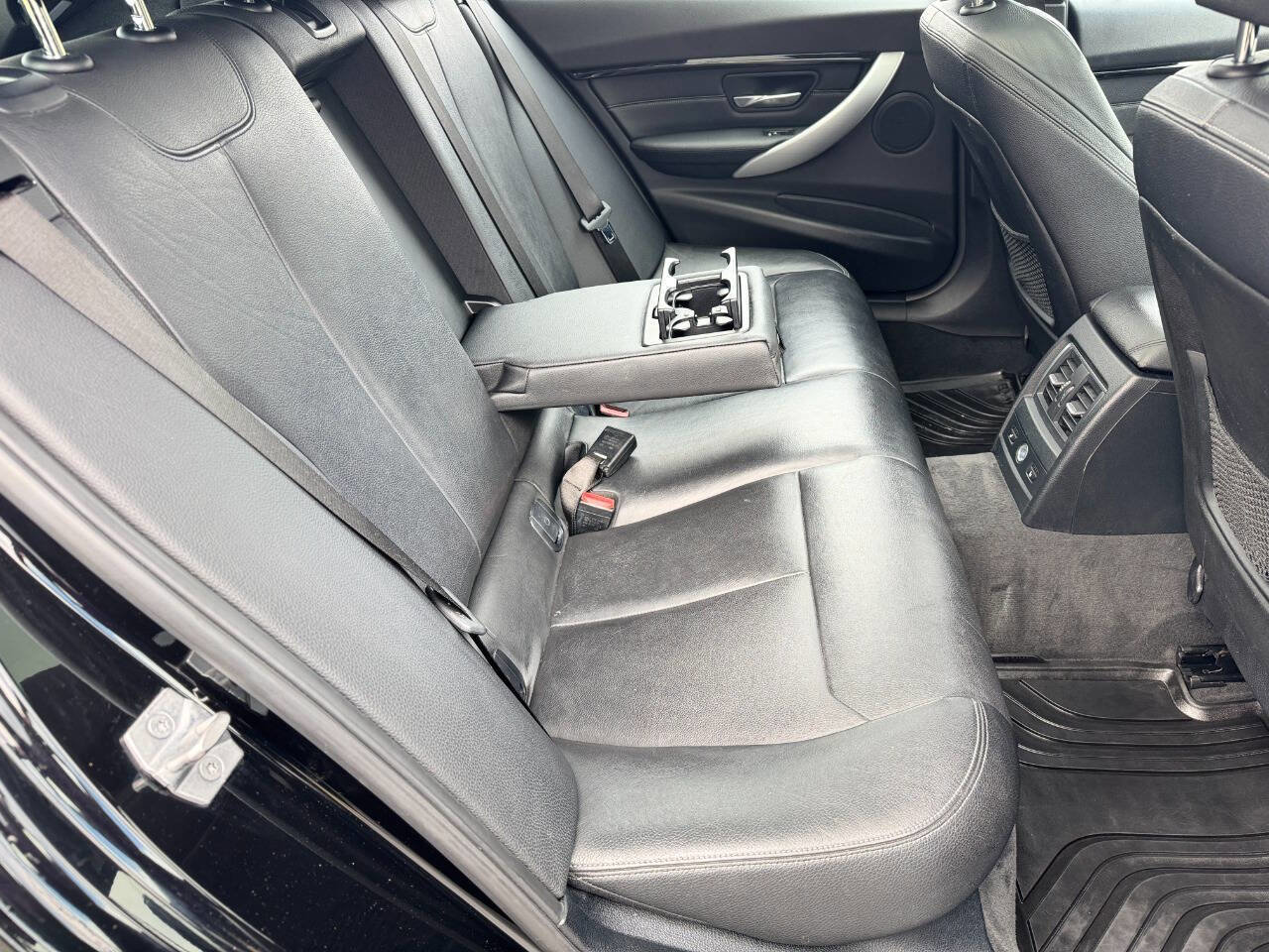 Used 2017 BMW 330i xDrive Wagon image 17