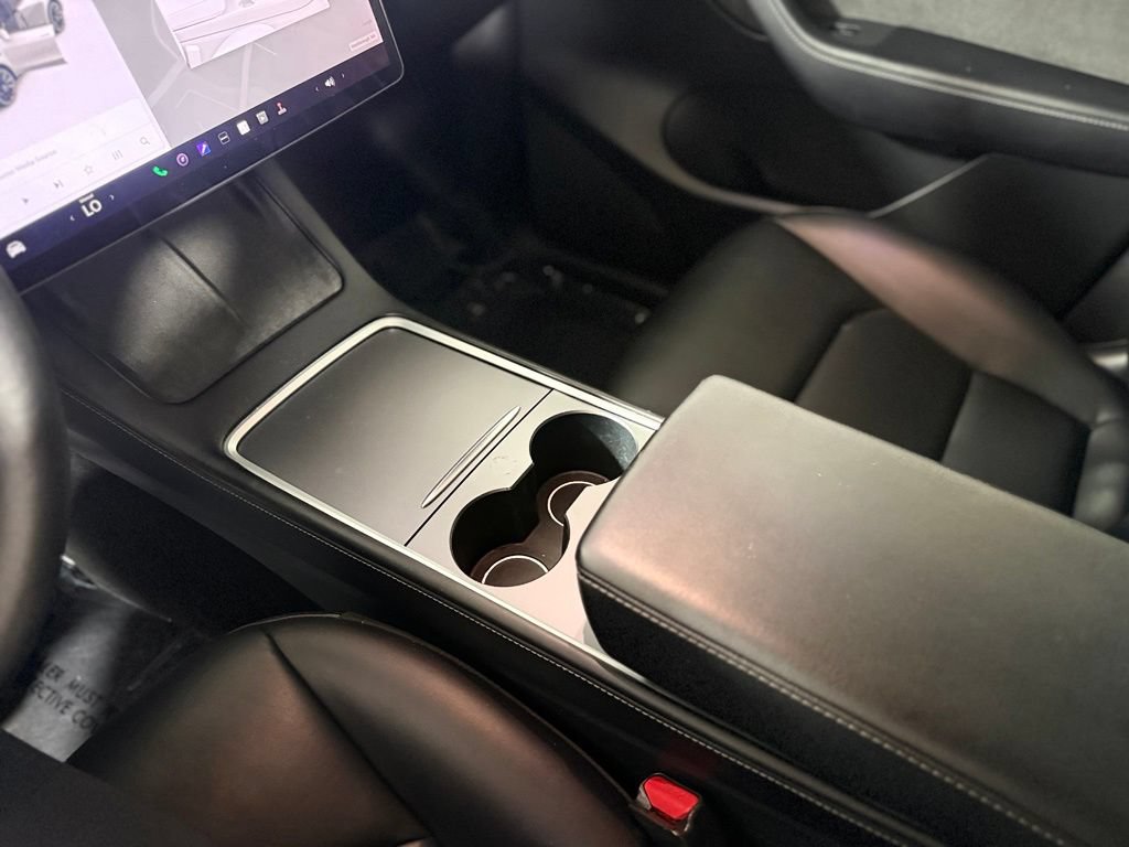 Used 2021 Tesla Model Y Long Range AWD/4WD image 18