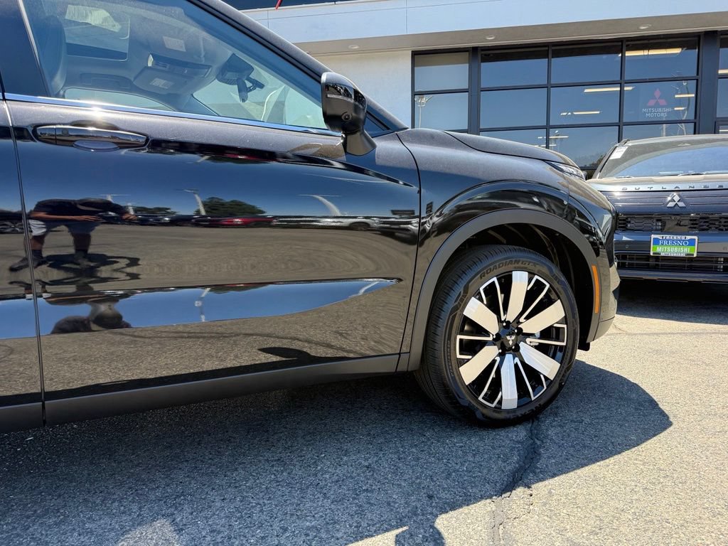 New 2026 Mitsubishi Outlander SE FWD image 14