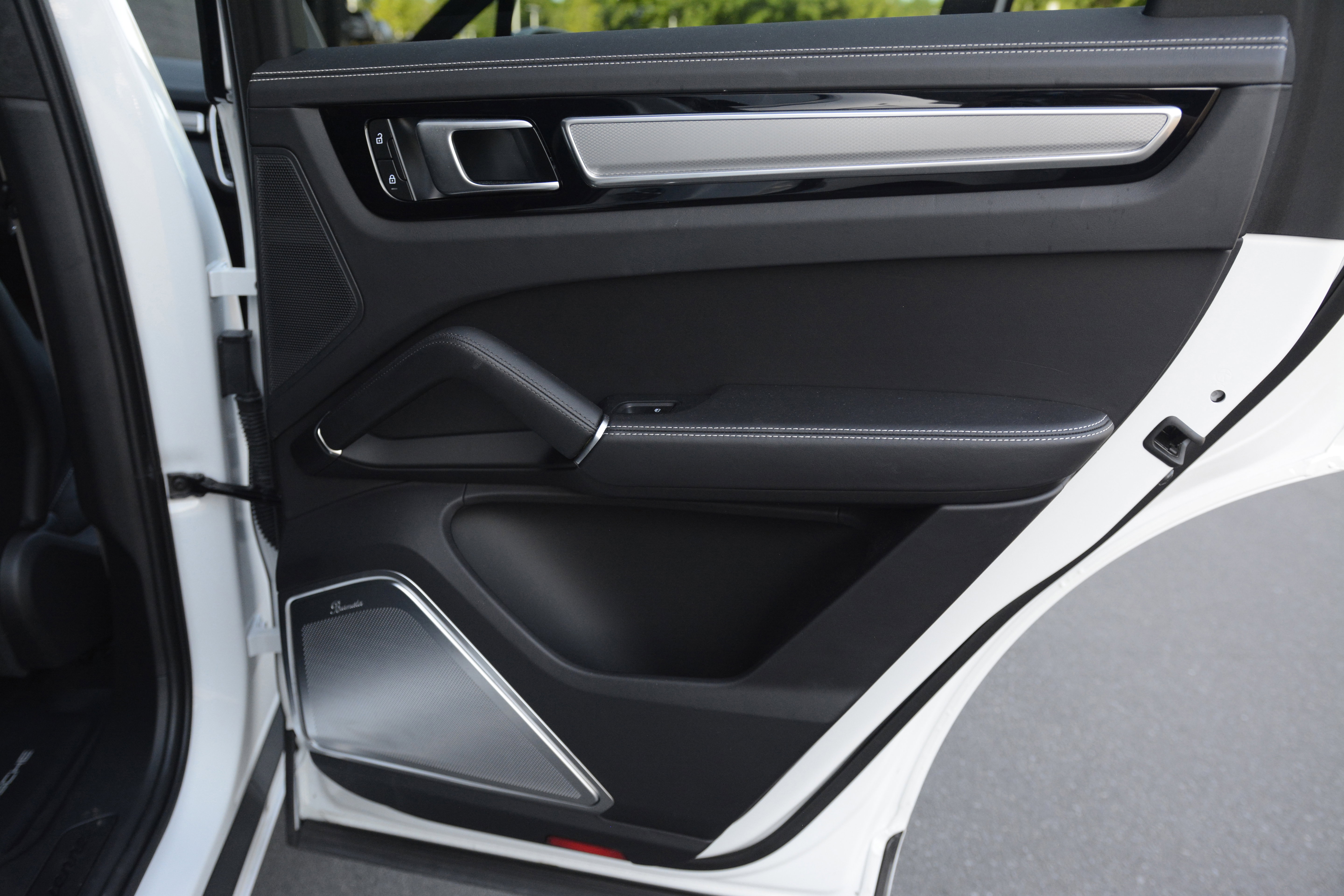 Certified 2022 Porsche Cayenne GTS AWD/4WD image 29