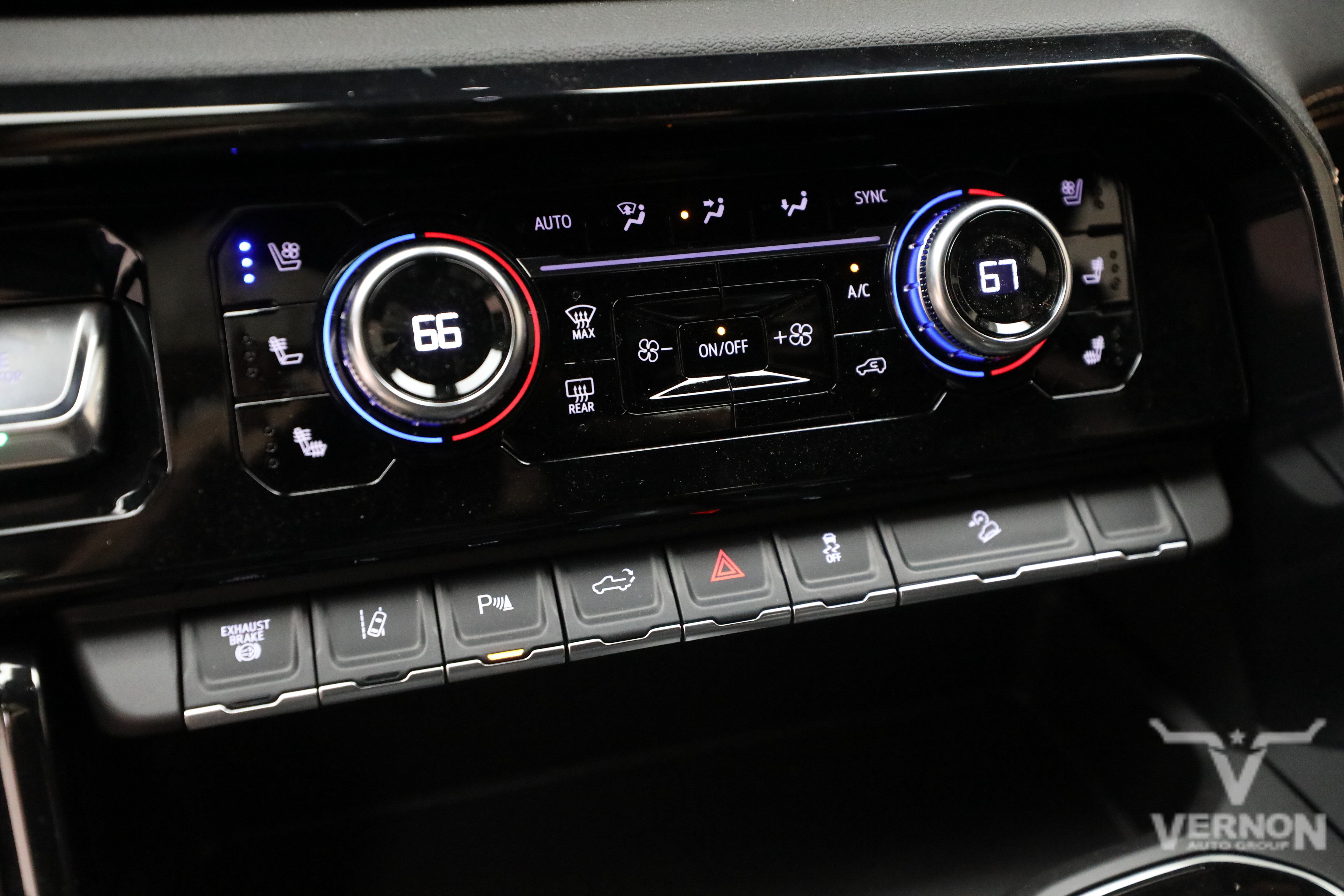 New 2026 GMC Sierra 2500 AT4 w/ Technology Package AWD/4WD image 24