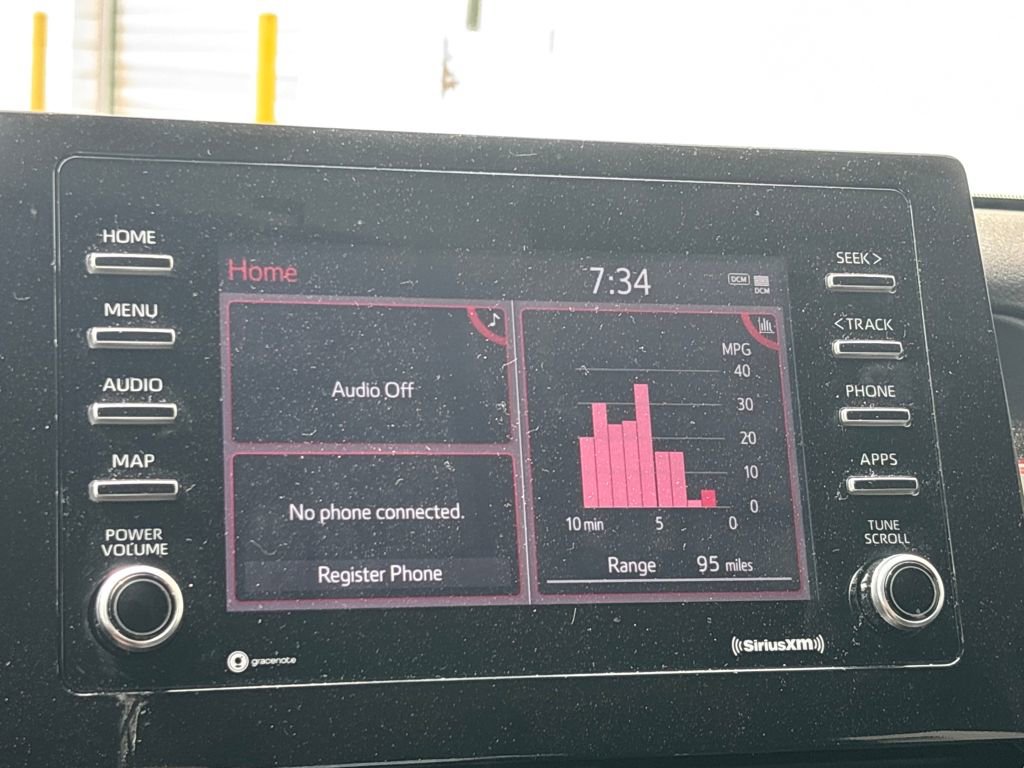 Used 2024 Toyota Camry SE image 12