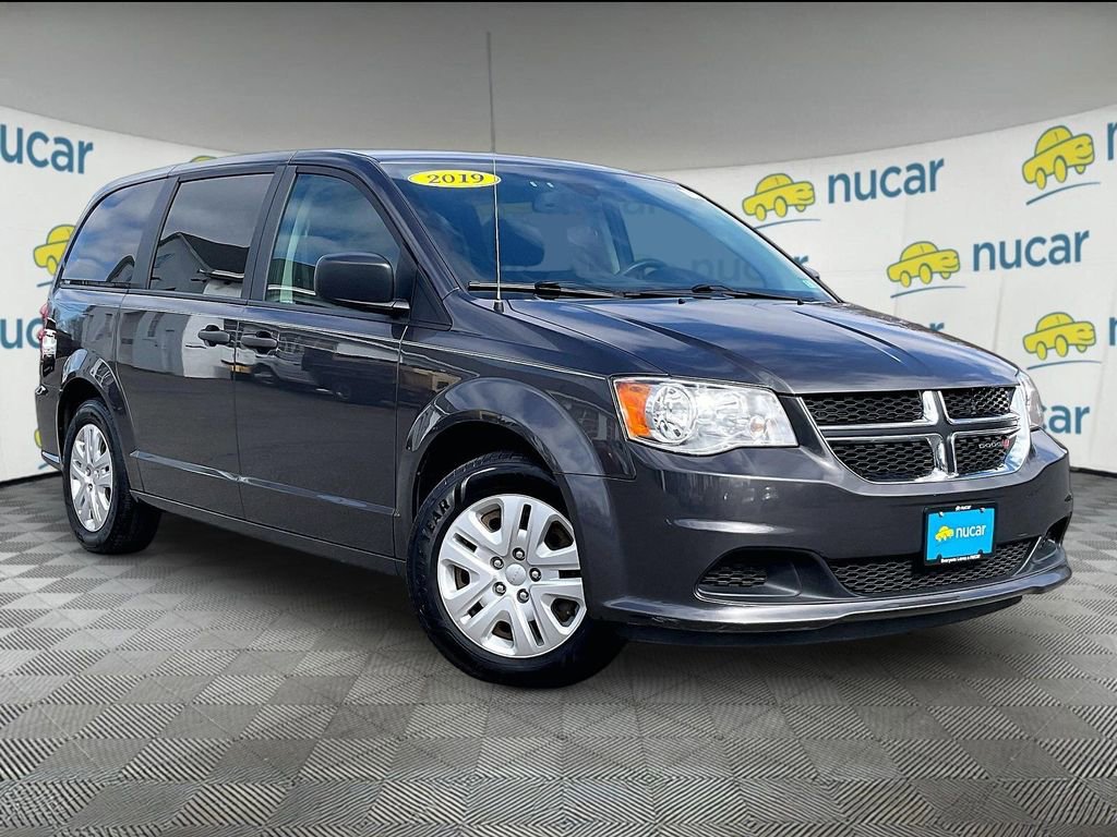 Used 2019 Dodge Grand Caravan SE w/ UConnect Hands-Free Group