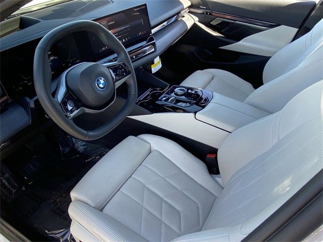 Certified 2025 BMW i5 eDrive40i w/ Premium Package image 20