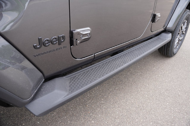 New 2026 Jeep Wrangler Unlimited Sahara AWD/4WD image 10