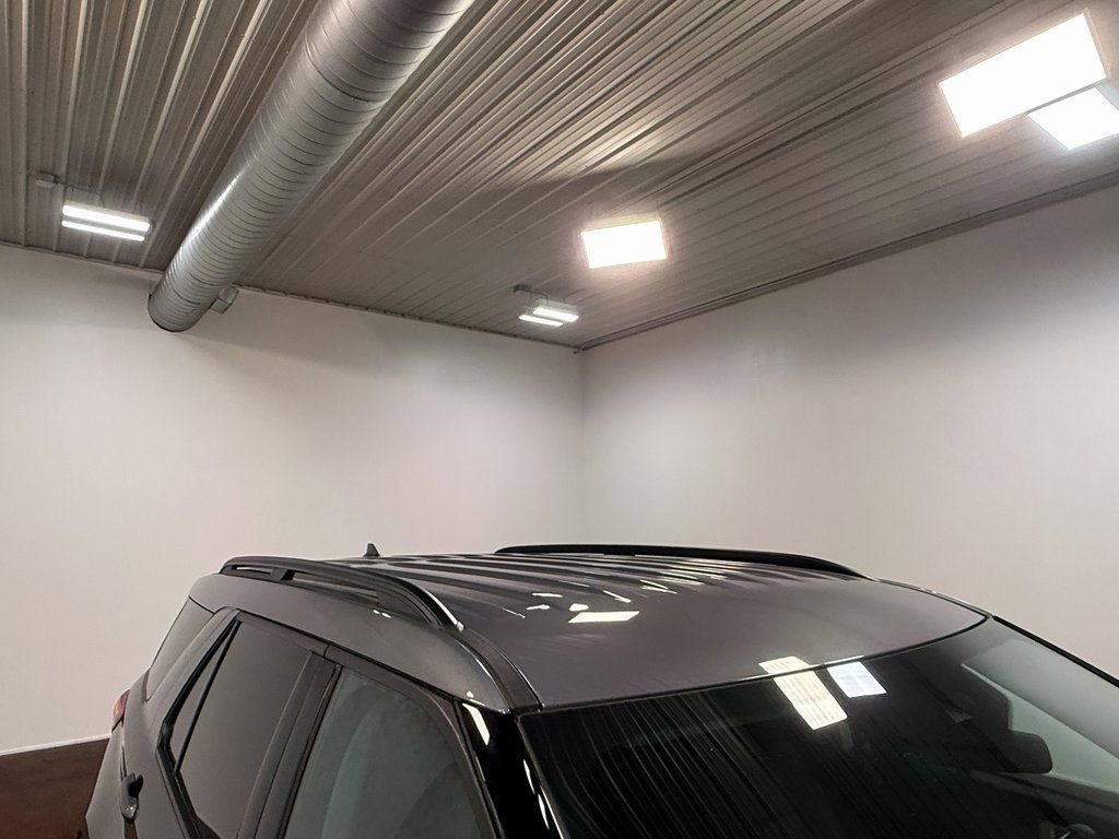 Used 2022 Ford Explorer XLT image 45