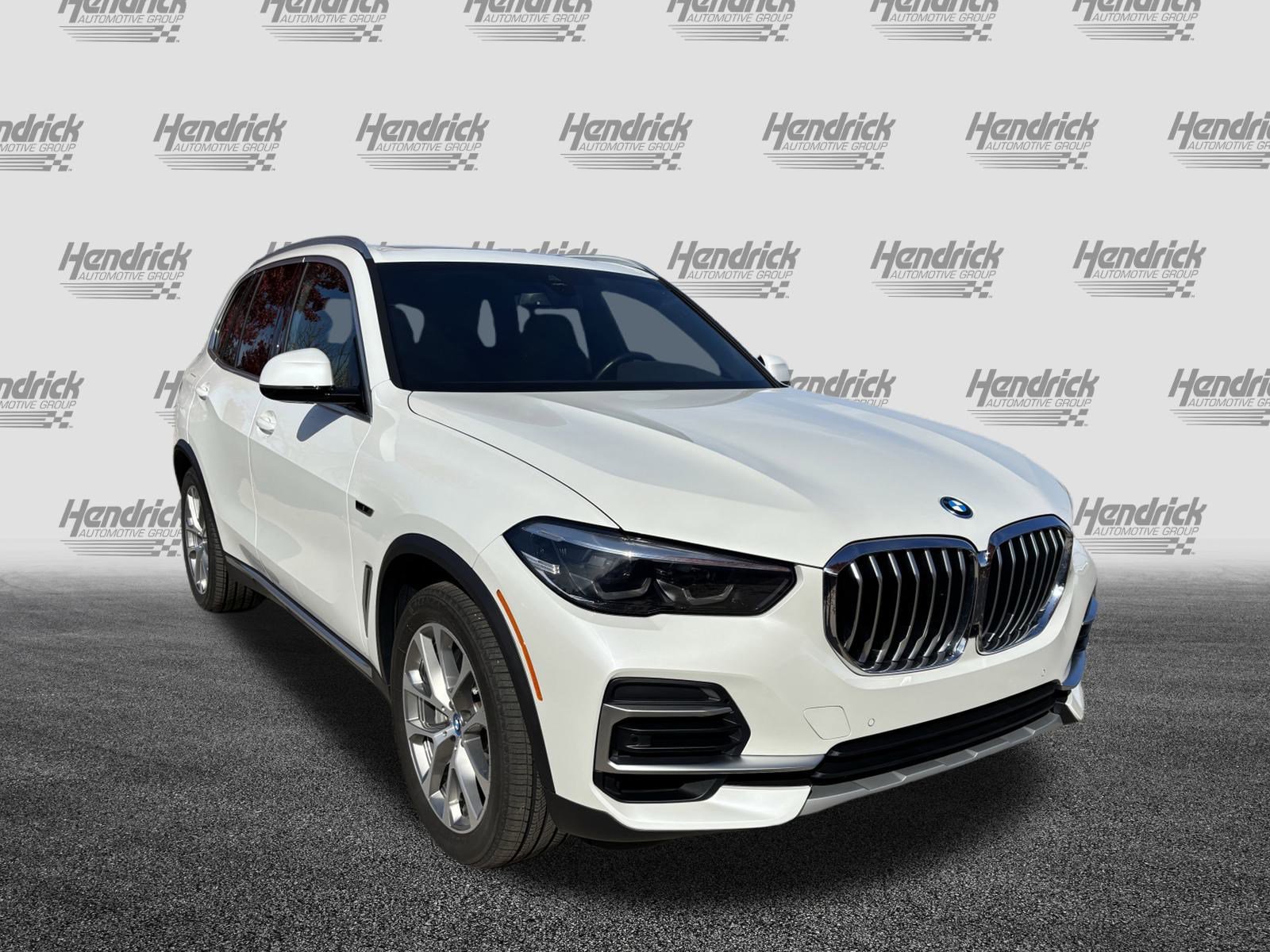 Certified 2022 BMW X5 xDrive45e w/ Luxury Seating Package image 2