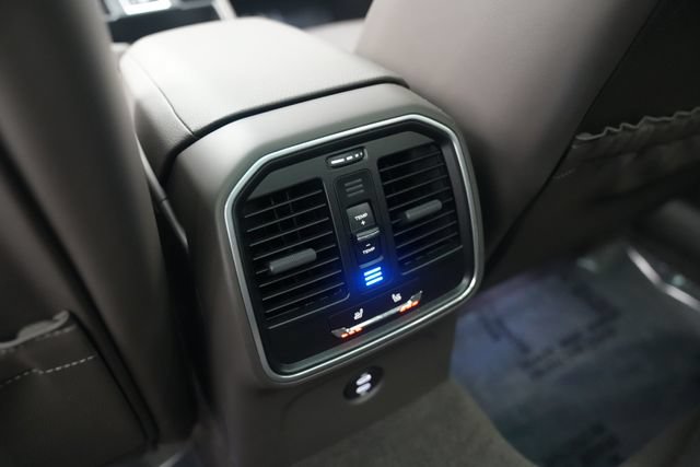 Certified 2026 Porsche Macan AWD/4WD image 32