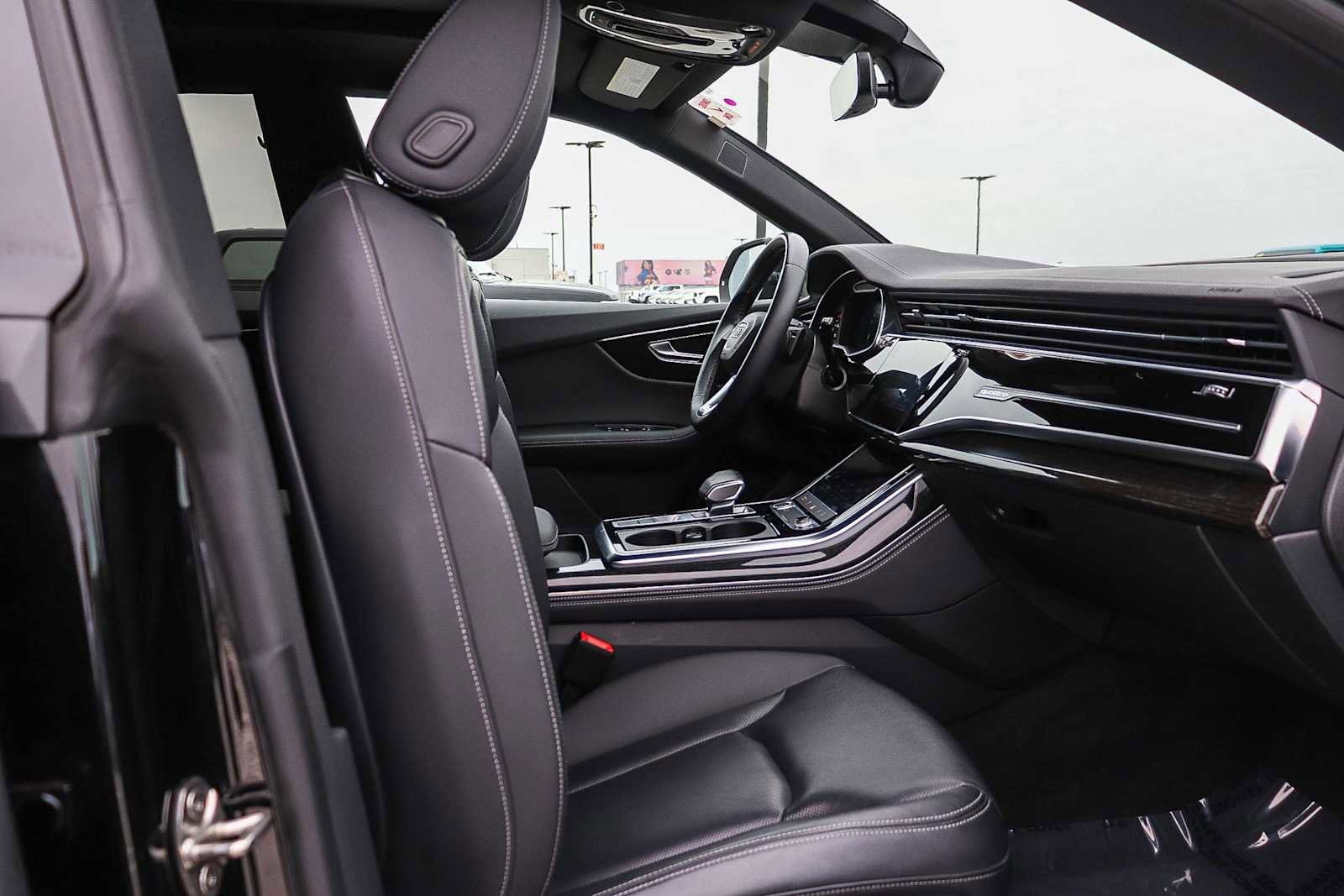 Used 2023 Audi Q8 Premium Plus w/ Premium Plus Package AWD/4WD image 23