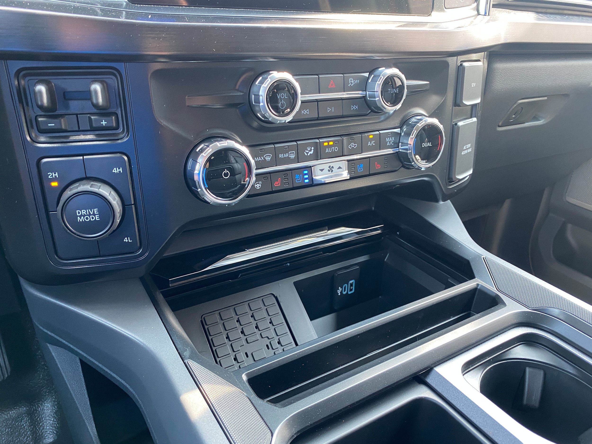 New 2026 Ford F550 4x4 Crew Cab image 45
