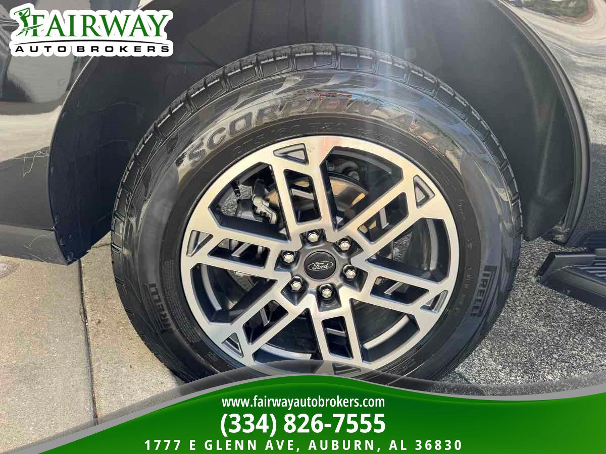 Used 2025 Ford Expedition Active image 37