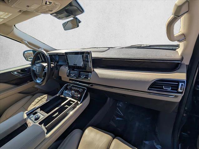 Used 2024 Lincoln Navigator Reserve image 23