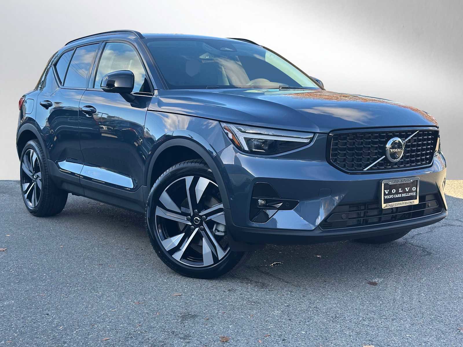 New 2026 Volvo XC40 B5 Ultra w/ Protection Package Premier image 1