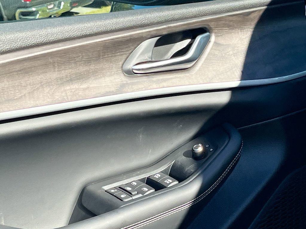 New 2026 Jeep Grand Cherokee Altitude RWD image 16