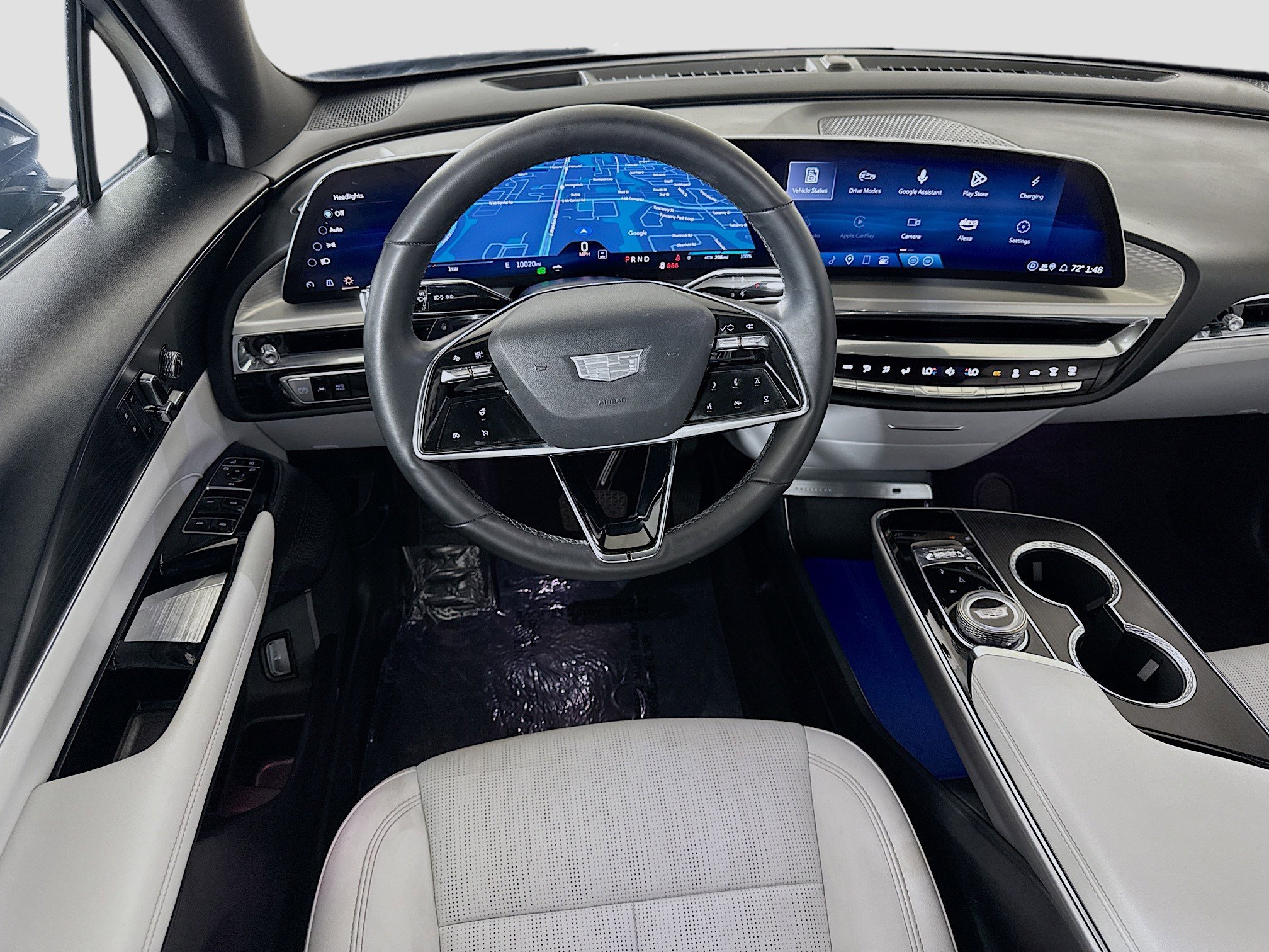 Used 2025 Cadillac Lyriq Luxury w/ LPO, Floor Liner Package image 17