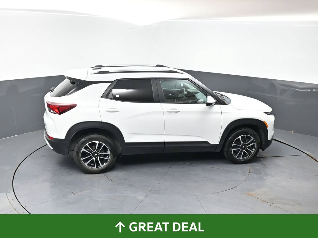 Used 2025 Chevrolet TrailBlazer LT AWD/4WD image 43