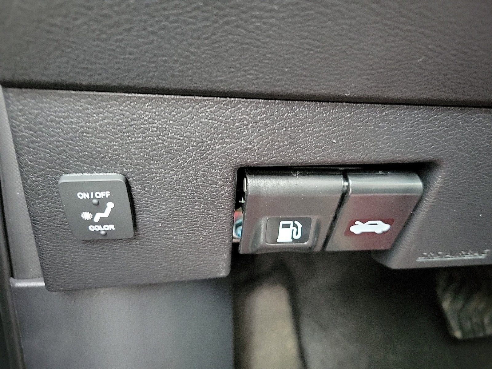 New 2024 Nissan Kicks SV w/ Interior Electronics Package image 29