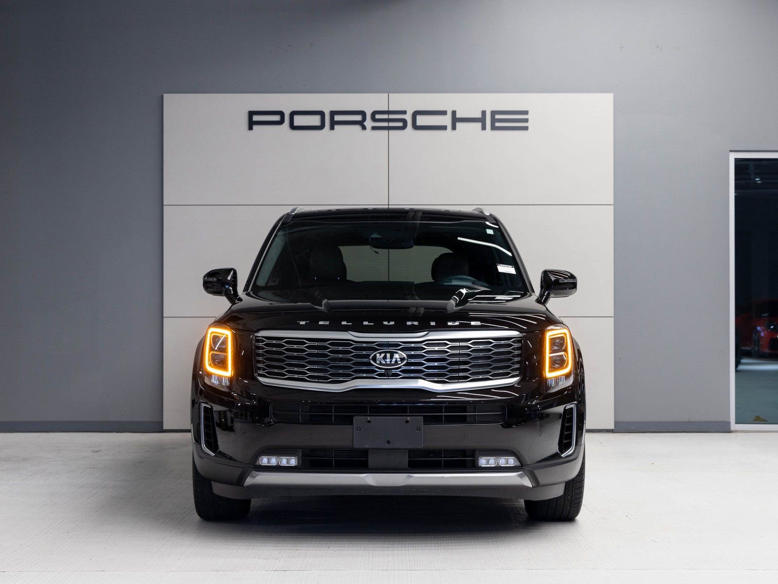 Used 2020 Kia Telluride SX w/ SX Prestige Package image 10