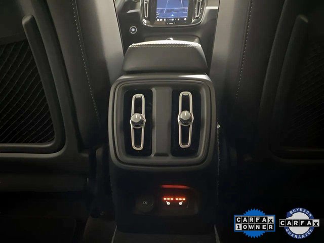 Used 2025 Volvo XC40 B5 Plus image 75