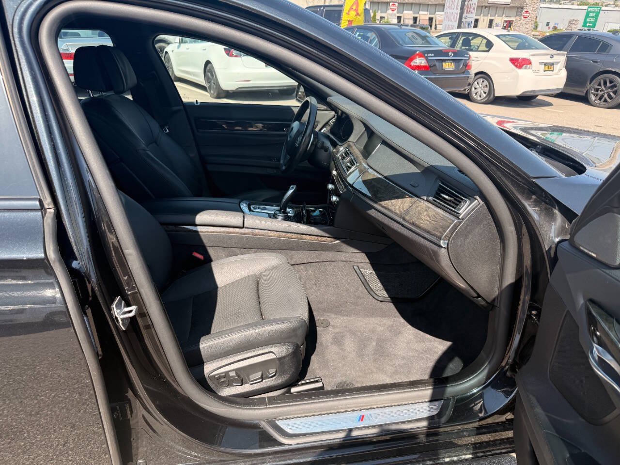 Used 2014 BMW 740Li xDrive w/ Executive Package AWD/4WD image 29