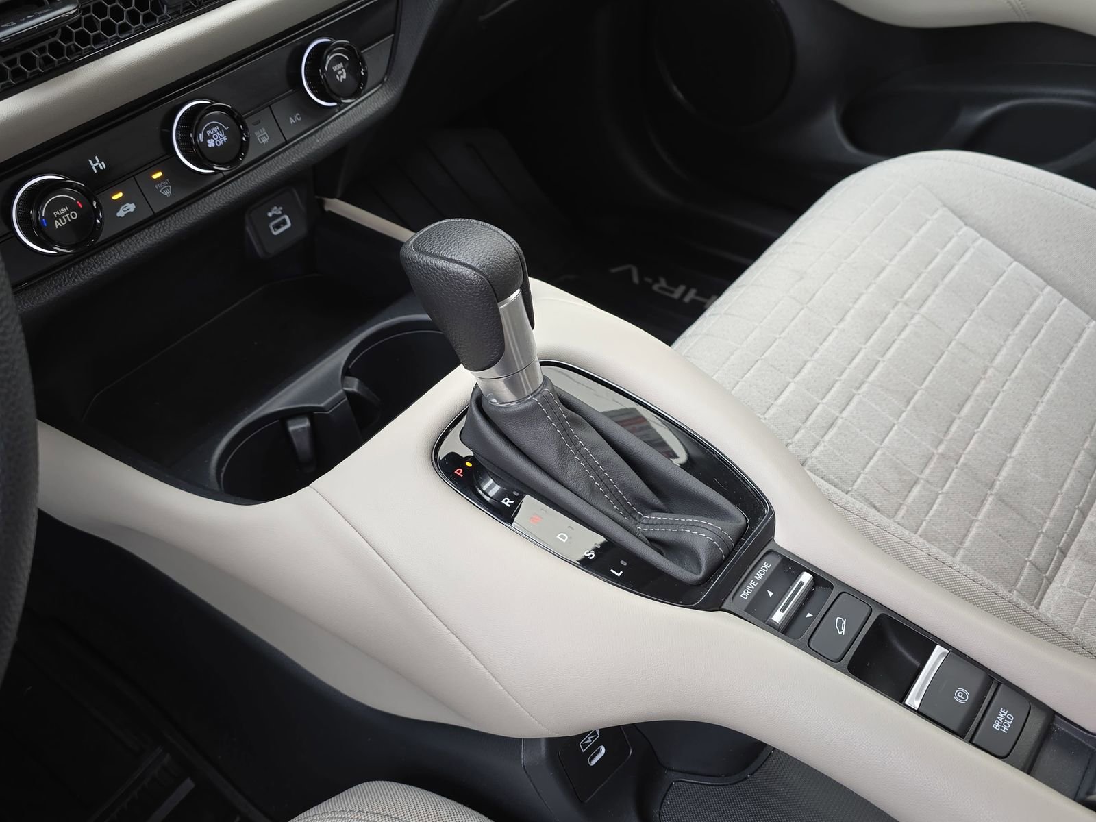 Used 2024 Honda HR-V LX image 24