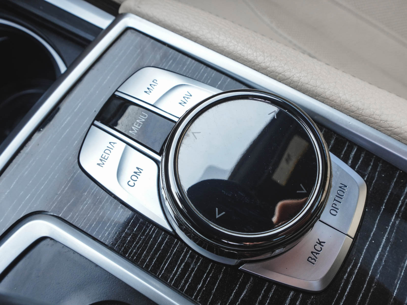 Used 2017 BMW 740i image 30