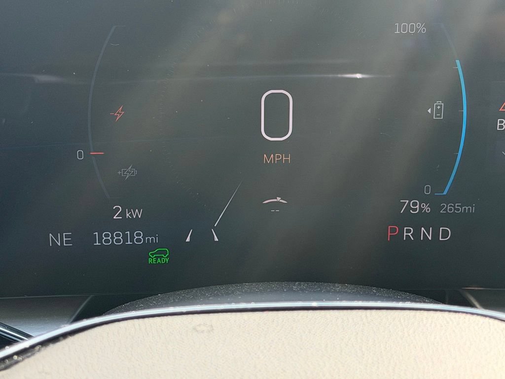 Used 2024 Cadillac Lyriq Luxury AWD/4WD image 17