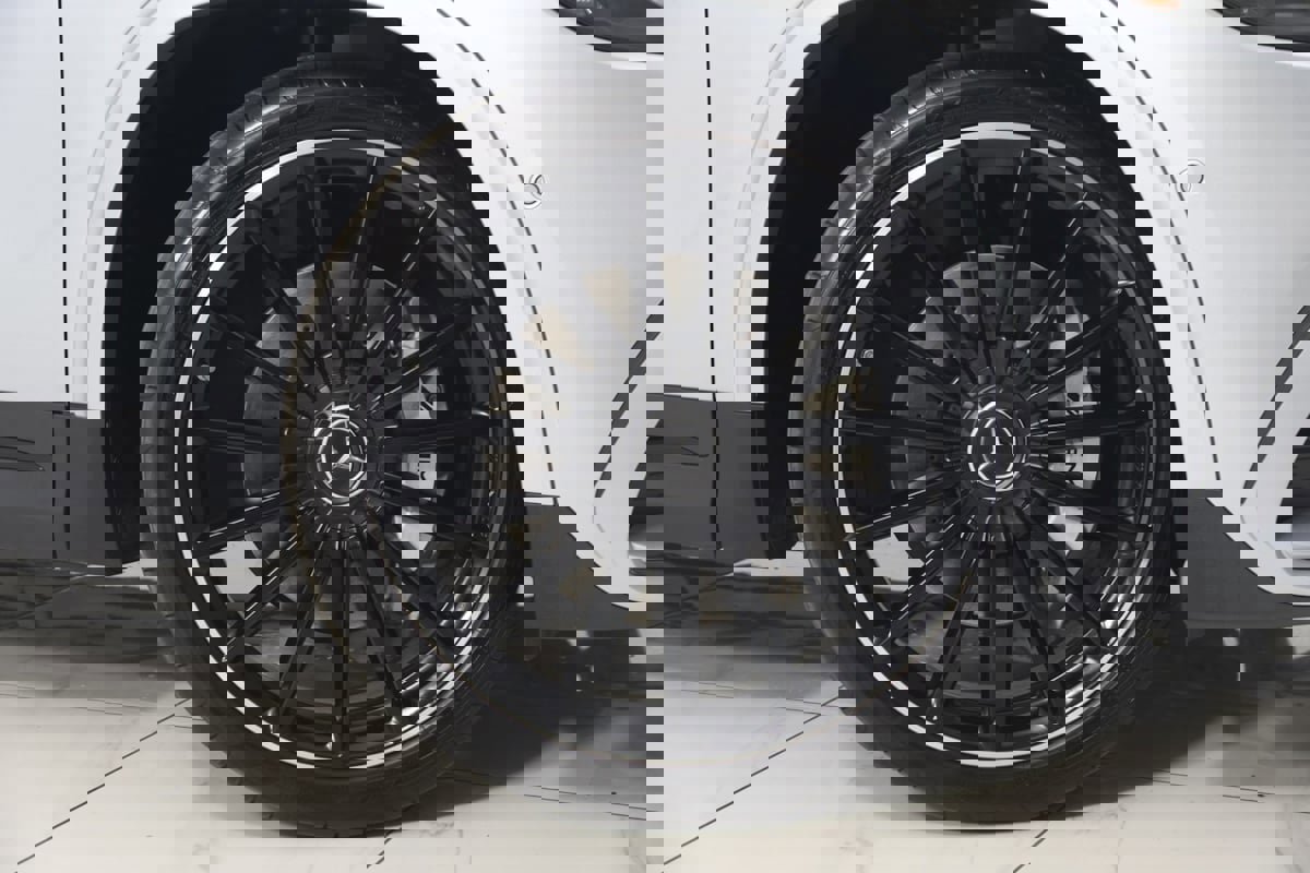 Used 2024 Mercedes-Benz GLA 35 AMG 4MATIC image 16