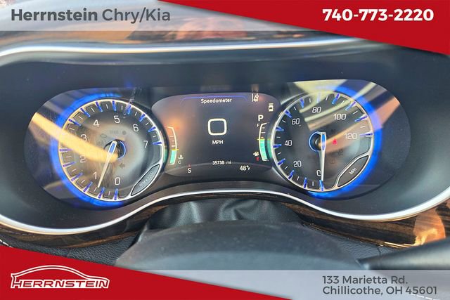Used 2023 Chrysler Pacifica Limited FWD image 19
