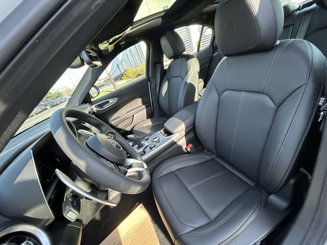 New 2025 Alfa Romeo Giulia AWD w/ Driving Assist Package image 11